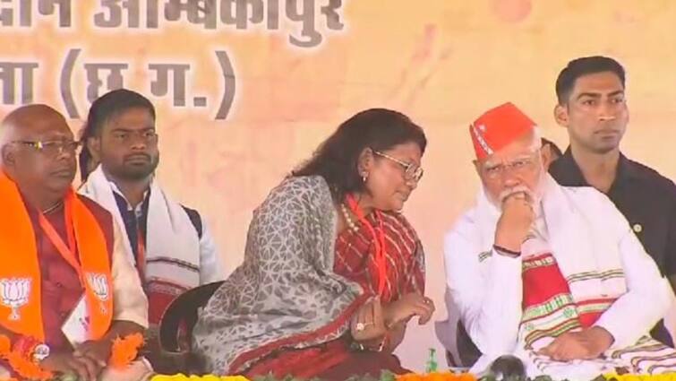 PM Modi discussed with MLA and former minister Renuka Singh in MCB and called her to Delhi ann पीएम मोदी ने अम्बिकापुर में विधायक रेणुका सिंह से की चर्चा, दिल्ली भी बुलाया