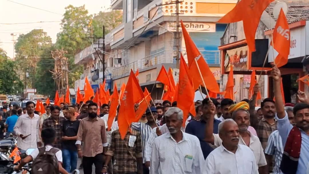 '10થી વધુ બેઠકો છતાં પરિણામ નહીં...' રૂપાલા વિવાદ મુદ્દે ક્ષત્રિયોને સમજાવવા પ્રયાસો તેજ, જાણો શું અપાઇ સૂચનાઓ Kshatriya Dharm Rath 2024: Top BJP Leader conversation with the kshatriya leaders over the rupala controversy in gujarat, Lok Sabha Election 2024 '10થી વધુ બેઠકો છતાં પરિણામ નહીં...' રૂપાલા વિવાદ મુદ્દે ક્ષત્રિયોને સમજાવવા પ્રયાસો તેજ, જાણો શું અપાઇ સૂચનાઓ