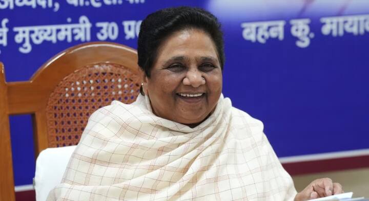 Lok Sabha Chunav 2024 Phase 2 Voting BSP Chief Mayawati made appeal people to vote Lok Sabha Election 2024: वोटिंग के बीच मायावती बोलीं- 'अच्छे दिन के लुभावने वादे का क्या हुआ, जीवन इतना त्रस्त क्यों?'