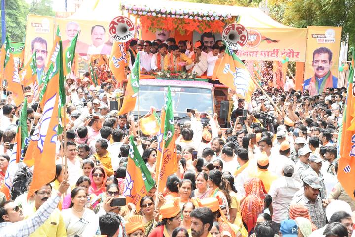 डॉक्टर यादव ने कहा ''मैं गारंटी देता हूं कि पूरे देश में मोदी के नाम की आंधी चल रही है . राहुल गांधी की बात को कोई भी सीरियस नहीं लेता . हम भगवा को मानने वाले लोग है. हमें मुस्लिम चाहिए लेकिन अब्दुल कलाम जैसे''.