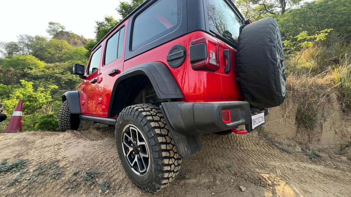 Jeep Wrangler Facelift 2024 India Variant: Here's A Review Of The SUV. Check The Pix