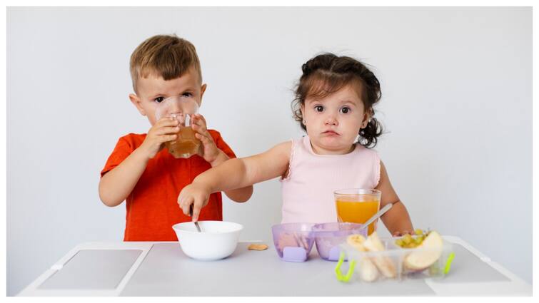 These Parenting Mistakes Can Cause Loss of Appetite in Children Parenting Tips : पेरेंट्स की इन गलतियों की वजह से बच्चों की मिट जाती है भूख