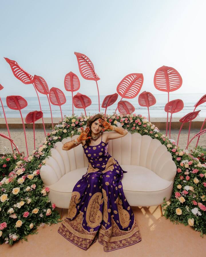 आरती आणि दीपकच्या लग्नाच्या विधींना सुरुवात झाली आहे.