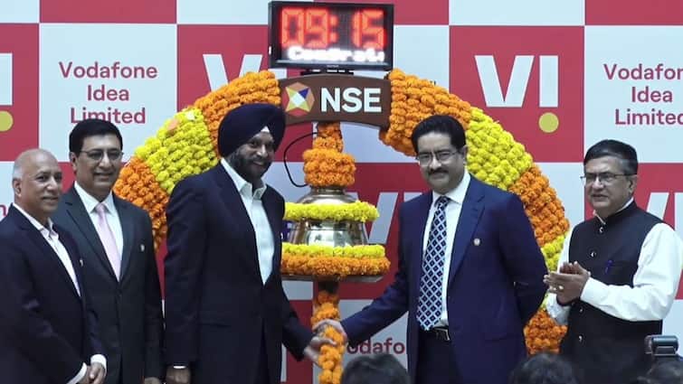 Vodafone Idea FPO Listing today at NSE and discount price Kumar Mangalam Birla said it is a national property Vodafone Idea FPO Listing: वोडाफोन-आइडिया के FPO वाले शेयरों की लिस्टिंग हुई, कुमार मंगलम बिड़ला ने जताई खुशी