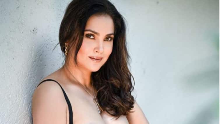 Lara Dutta broke silence on body shaming and befitting reply to trolls who calling her buddhi moti 'बुड्ढी' और 'मोटी' कहने वालों को लारा दत्ता का करारा जवाब, कहा- 'मुझे फर्क नहीं पड़ता'
