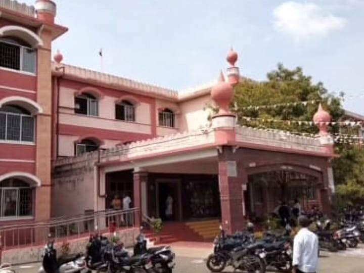 வீடு கட்டுவதில் பிரச்சினை: மகனை மரத்தில் கட்டி வைத்து அடித்த தந்தை - உயிரிழந்த மகன்