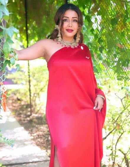 Neha Kakkar ਦੀ Smile ਨੇ ਖਿੱਚਿਆ ਧਿਆਨ, ਤਸਵੀਰਾਂ ਵਾਇਰਲ