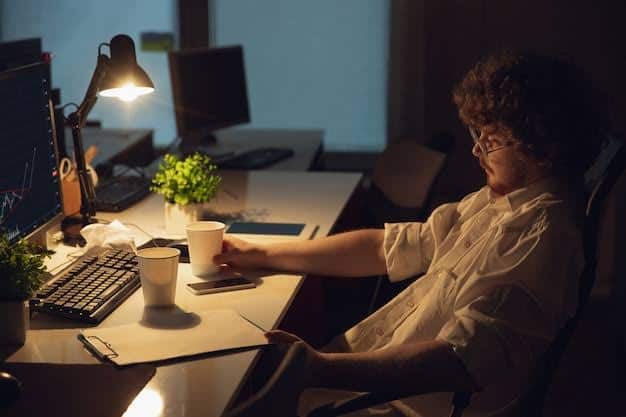 Depression: Night shift workers are more stressed and gradually become victims of depression, which seriously affects their mental health and risks developing many illnesses.