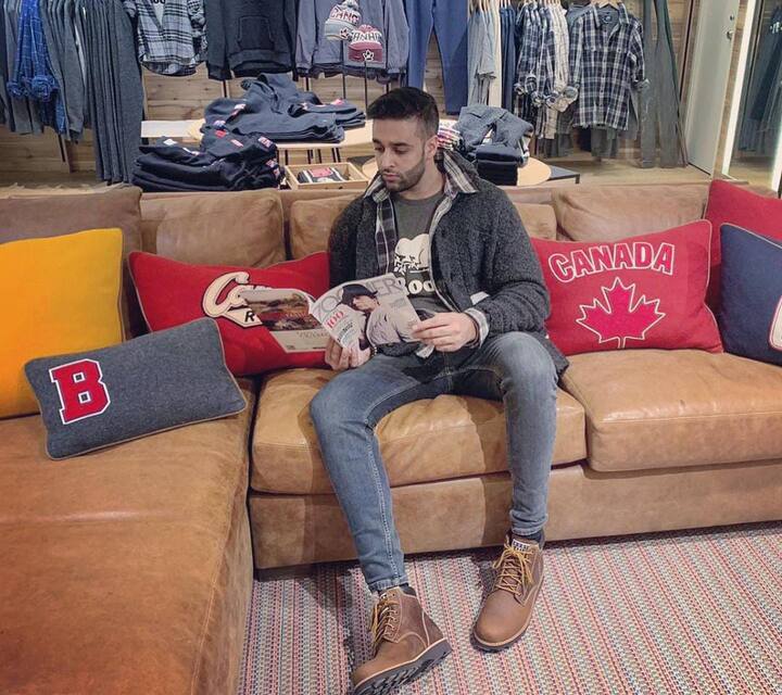 ਦੂਜੇ ਪਾਸੇ, ਹਰਭਜਨ ਮਾਨ ਦੇ ਪੁੱਤਰ ਅਵਕਾਸ਼ ਮਾਨ ਨੂੰ ਇੰਨੀਂ ਜ਼ਿਆਦਾ ਕਾਮਯਾਬੀ ਨਹੀਂ ਮਿਲ ਸਕੀ ਹੈ। ਉਸ ਨੇ ਆਂਪਣੀ ਗਾਇਕੀ ਦਾ ਕਰੀਅਰ 2019 'ਚ ਸ਼ੁਰੂ ਕੀਤਾ ਸੀ। ਪਰ ਉਸ ਨੂੰ ਹਾਲੇ ਤੱਕ ਮਨ ਮੁਤਾਬਕ ਸਫਲਤਾ ਨਹੀਂ ਮਿਲੀ ਹੈ। ਇਸ ਨੂੰ ਭਾਵੇਂ ਕਿਸਮਤ ਕਹਿ ਲਓ ਜਾਂ ਫਿਰ ਕੁੱਝ ਹੋਰ....