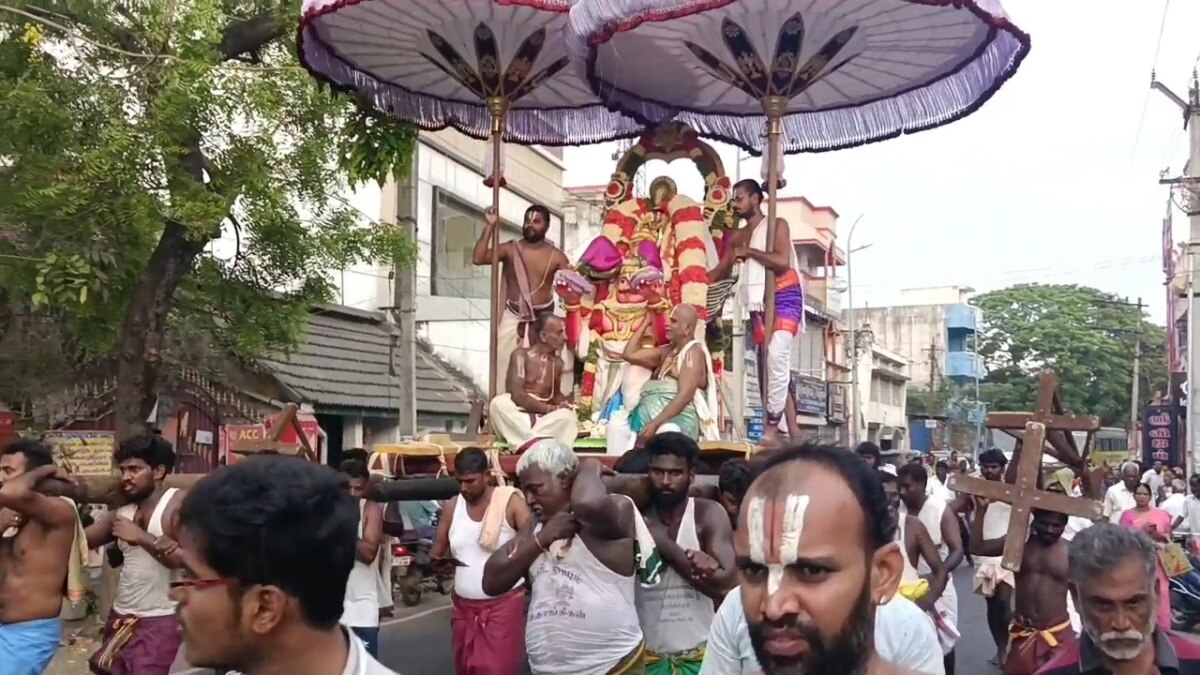 காஞ்சிபுரத்தில்  அஷ்டபுஜ பெருமாள் கோவில் கருட சேவை..!  கோவிந்தா கோவிந்தா முழக்கமிட்ட பக்தர்கள்..!