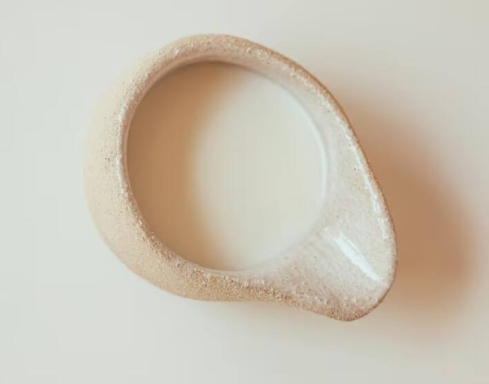 આ સિવાય દૂધમાં કેટલીક અશુદ્ધિઓના કારણે પેટમાં દુખાવો કે ઝાડા થઈ શકે છે, જો કે તેનાથી કોઈનું મૃત્યુ થઈ શકે નહીં. ગરોળીના કારણે દૂધ ઝેરી બની જાય છે તે વિચાર તદ્દન ખોટો છે.