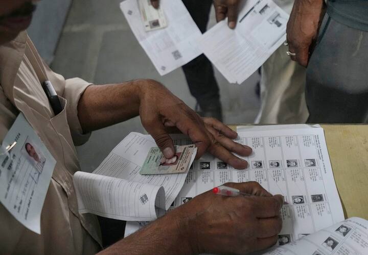 इसी क्रम में राजधानी दिल्ली में भी 25 मई को वोटिंग होने जा रही है, जिसे लेकर तमाम तरह की तैयारियां की जा रही हैं.