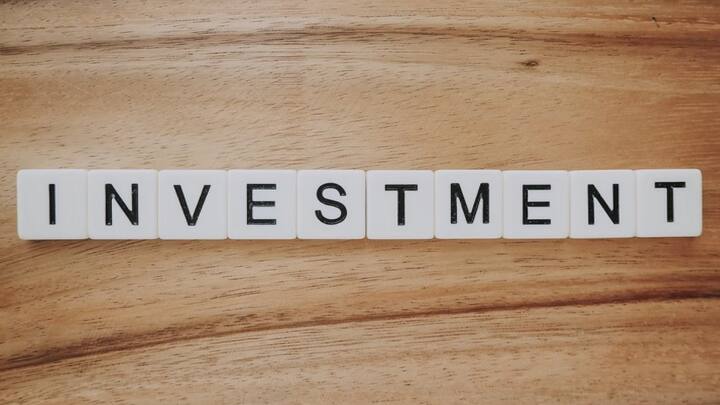 Investment Tips: अगर आप बैंक एफडी ही नहीं अलग-अलग तरह के निवेश विकल्प की तलाश कर रहे हैं तो इन ऑप्शन के बारे में सोच रहे हैं.