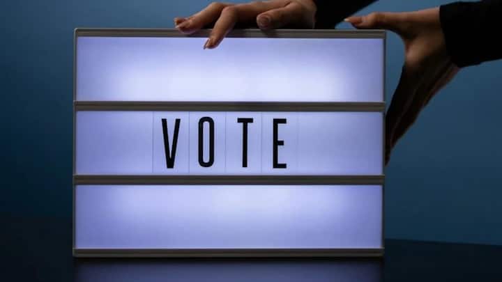 दूसरा चरण के लिए मतदान आज यानी 26 अप्रैल को हो रहा है. जिसमें 13 राज्यों की कुल 89 सीटों के लिए वोटिंग हो रही है.