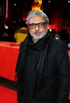 चॉल में गुजरा बचपन, टेलर का किया काम, फिर दी कई ब्लॉकबस्टर फिल्में, आज हर एक्टर इस डायरेक्टर संग करना चाहता है काम