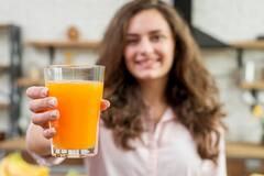 Fruit Juices: दिमाग से निकाल दीजिए सुबह खाली पेट जूस पीने का ख्याल, वरना सेहत का होगा बुरा अंजाम