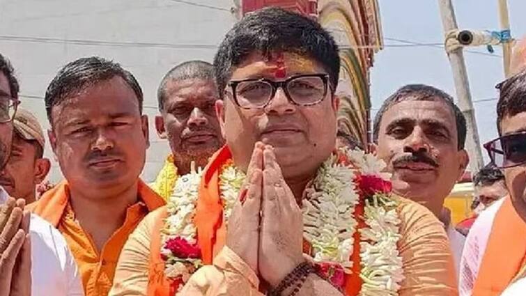 West Bengal:  Nomination of Debasish Dhar, BJP candidate from Birbhum cancelled West Bengal: ચૂંટણી પંચે બીરભૂમના ભાજપના ઉમેદવારનું ઉમેદવારી ફોર્મ કર્યું રદ્દ, પૂર્વ IPS છે દેબાશીષ ધર