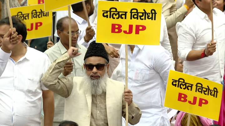 इसके बाद महापौर ने निगम सदन की बैठक अगली कार्यवाही तक के लिए स्थगित कर दी.