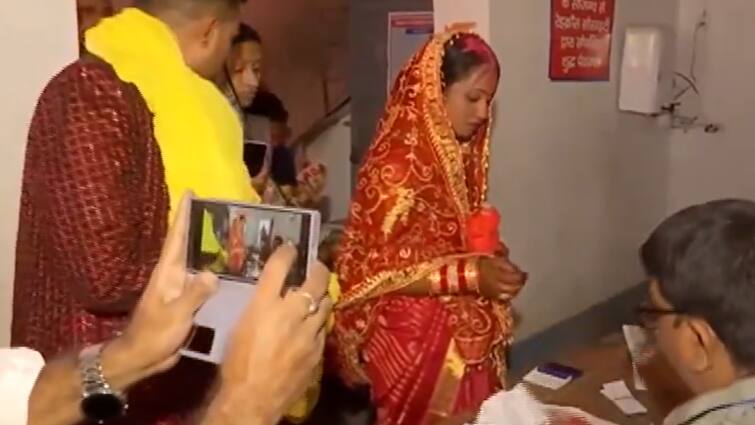 Lok Sabha Elections 2024 Phase 2 Bihar Newly Marries Bride Casts Vote In Katihar Newly Married Bride Arrives At Polling Station In Bihar's Katihar To Cast Vote: Watch