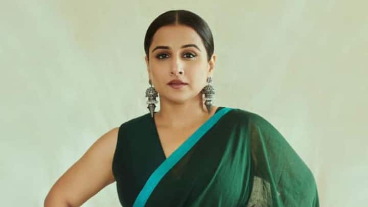 এত কম শাড়ি থাকলে তো এক শাড়িতেই তাঁকে বারে বারে দেখা যাওয়ার কথা। কিন্তু তা তো হয় না! সেই উত্তরও দিয়েছেন বিদ্যা