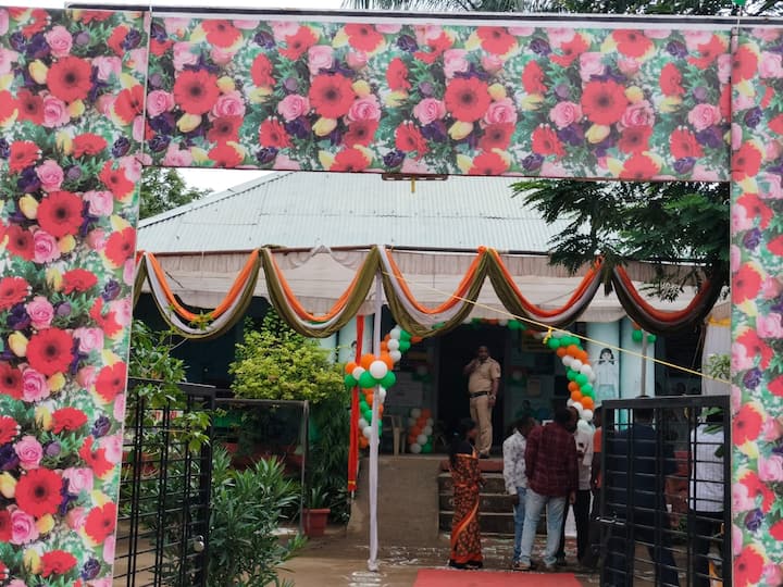 वर्धा जिल्ह्यातील शहीद आष्टी या गावाचे देशाच्या स्वांत्र्यलढ्यात महत्वाचं योगदान राहिला आहे.
