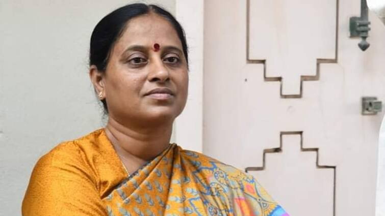 Telangana Election commission warns Minister Konda Surekha due to election violation Konda Surekha: మంత్రి కొండా సురేఖకు ఈసీ వార్నింగ్ - కారణం ఇదే