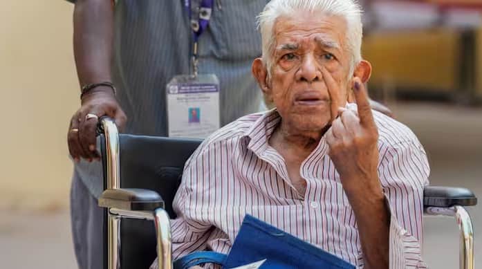 જો તમારી ઉંમર 18 વર્ષ કે તેથી વધુ છે તો તમે ભારતના બંધારણ હેઠળ મતદાન કરી શકો છો પરંતુ શું તમે જાણો છો કે કયા સંજોગોમાં તમારો મત રદ થઈ શકે છે.