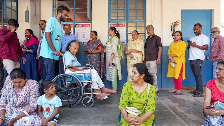 Lok Sabha Elections Second Phase Polling Voter Turnout Tripura Manipur UP Bihar Maharahshtra