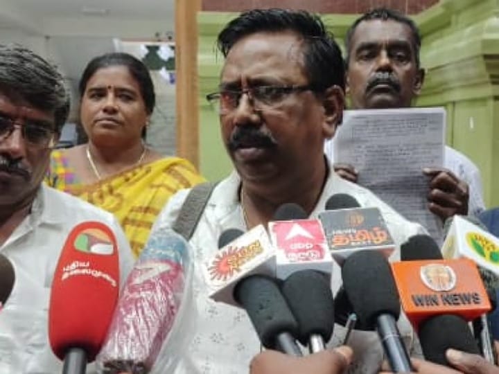 நீதிபதி முன்னிலையில் விஷம் குடித்து தற்கொலைக்கு முயன்ற ஊழியர் - ஆட்சியர் அலுவலகத்தில் மனு