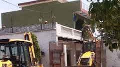 लॉरेंस बिश्नोई गैंग से जुड़े लिपिन नेहरा के घर पर चला बुलडोजर, जानें हत्या सहित कितने मामलों में है वांछित 