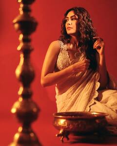 Mrunal Thakur: మృణాల్ ఠాకూర్ 'రాయల్‌ ఎఫైర్‌' - ట్రెడిషల్‌ లుక్‌లో మతిపోగోడుతున్న మారాఠి భామ