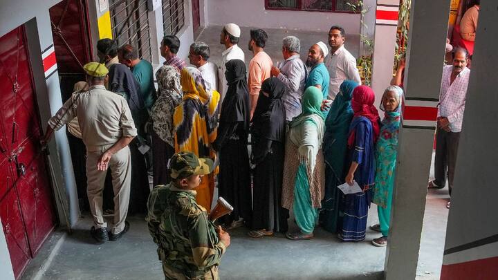 voter-turnout-till-9-am-lok-sabha-elections-2024-phase-2-88-seats-13-states-jammu Tripura Takes Lead, Maharashtra Trails Far Behind In Lok Sabha Phase 2 Voter Turnout Till 9 AM