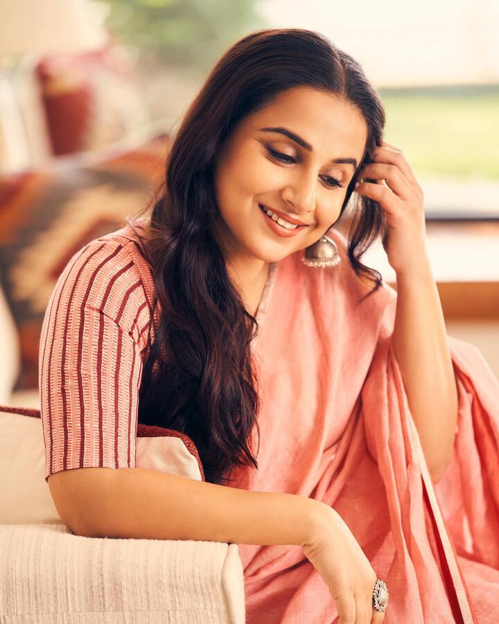 या दरम्यान विद्याने सांगितले की,  राजकारणावर भाष्य करणार नाही. कोणत्याही कमेंटमुळे एखाद्याला राग येतो आणि मग तुमच्यावर बहिष्कार टाकला जातो असेही तिने म्हटले.
