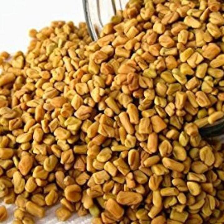 ਮੇਥੀ ਦੇ ਬੀਜਾਂ ਵਿੱਚ ਐਂਟੀ-ਫੰਗਲ ਅਤੇ ਐਂਟੀਬੈਕਟੀਰੀਅਲ ਗੁਣ ਪਾਏ ਜਾਂਦੇ ਹਨ। ਇਹ ਦਸਤ ਦੀ ਸਮੱਸਿਆ ਨੂੰ ਦੂਰ ਕਰਦੇ ਹਨ। ਇਸ ਦੇ ਲਈ ਇਕ ਚੱਮਚ ਮੇਥੀ ਦੇ ਬੀਜ ਲਓ ਅਤੇ ਉਨ੍ਹਾਂ ਨੂੰ ਪੀਸ ਲਓ। ਹੁਣ ਇਸ ਪਾਊਡਰ ਨੂੰ ਇਕ ਗਲਾਸ ਪਾਣੀ 'ਚ ਪਾ ਕੇ ਮਿਕਸ ਕਰ ਕੇ ਪੀਓ। ਇਸ ਦਾ ਕਾਫੀ ਫਾਇਦਾ ਵੀ ਹੁੰਦਾ ਹੈ।