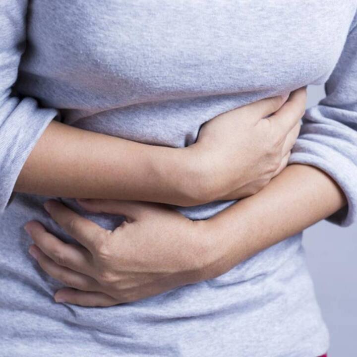 ਡਾਇਟੀਸ਼ੀਅਨ ਮੋਹਿਨੀ ਡੋਂਗਰੇ ਦਾ ਕਹਿਣਾ ਹੈ ਕਿ ਕਈ ਵਾਰ ਬੈਕਟੀਰੀਆ ਅਤੇ ਵਾਇਰਲ ਇਨਫੈਕਸ਼ਨ ਕਾਰਨ ਵੀ ਡਾਇਰੀਆ ਦੀ ਸਮੱਸਿਆ ਹੋ ਜਾਂਦੀ ਹੈ। ਇਸ ਲਈ ਇਸ ਮੌਸਮ 'ਚ ਆਪਣੀ ਖੁਰਾਕ ਦਾ ਧਿਆਨ ਰੱਖਣਾ ਖਾਸ ਤੌਰ 'ਤੇ ਜ਼ਰੂਰੀ ਹੈ। ਤੁਸੀਂ ਕੁਝ ਘਰੇਲੂ ਨੁਸਖਿਆਂ ਨਾਲ ਵੀ ਦਸਤ ਦੀ ਸਮੱਸਿਆ ਨੂੰ ਦੂਰ ਕਰ ਸਕਦੇ ਹੋ।