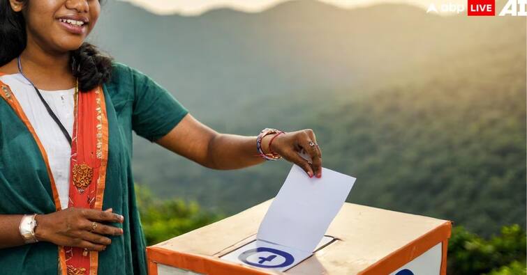 VVPAT issue: Supreme Court dismisses all pleas EVM usage விவிபேட் விவகாரம்: அனைத்து மனுக்களையும் தள்ளுபடி செய்த உச்ச நீதிமன்றம்- வாக்குச்சீட்டுக்கும் ’நோ’