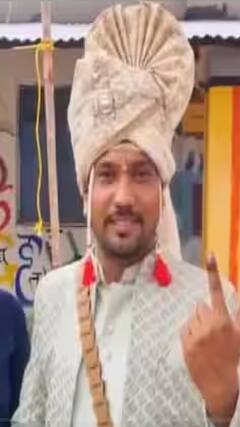 2nd Phase Voting: अमरावती में वोट डालने पहुंचा एक दूल्हा | Loksabha Election 2024 | abpnewsshorts