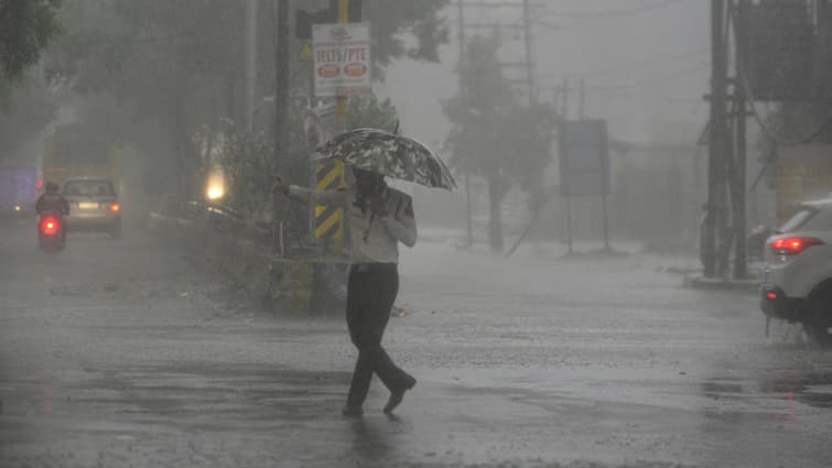 Heavy rainfall in arunachal pradesh nagaland heat wave in west bengal bihar  Weather Update: હવામાન વિભાગનું નવુ અપડેટ, હીટવેવથી મળશે રાહત, આ રાજ્યોમાં વરસાદની આગાહી 