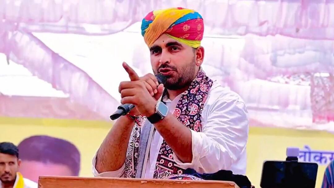 Ravindra Singh Bhati News: बाड़मेर में वोटिंग के बीच रविंद्र भाटी का सनसनीखेज आरोप, 'EVM पर मेरे नाम के आगे...' Ravindra Singh Bhati Attacks BJP and Balotra Police over Barmer Lok Sabha constituency Ravindra Singh Bhati News: बाड़मेर में वोटिंग के बीच रविंद्र भाटी का सनसनीखेज आरोप, 'EVM पर मेरे नाम के आगे...'