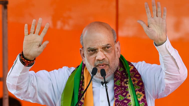 Amit Shah Invokes Urdu Couplet As He Urges Rajgarh Voters To Bid Farewell To Digvijaya Singh 'Aashiq Ka Janaza Hai...': Amit Shah Invokes Urdu Couplet As He Urges Rajgarh Voters To Bid Farewell To Digvijaya