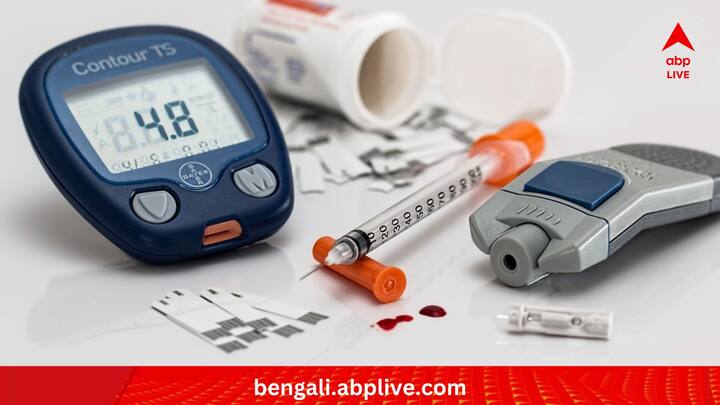 Blood Sugar And Sleep:রাতে কখন ঘুমোন? কতক্ষণ ঘুমোন? এই প্রশ্নের উত্তরেই অনেকাংশে লুকিয়ে থাকতে পারে টাইপ টু ডায়াবিটিস সমস্যার মূল কথা। হালের একটি গবেষণায় অত্যন্ত তেমনই ইঙ্গিত।