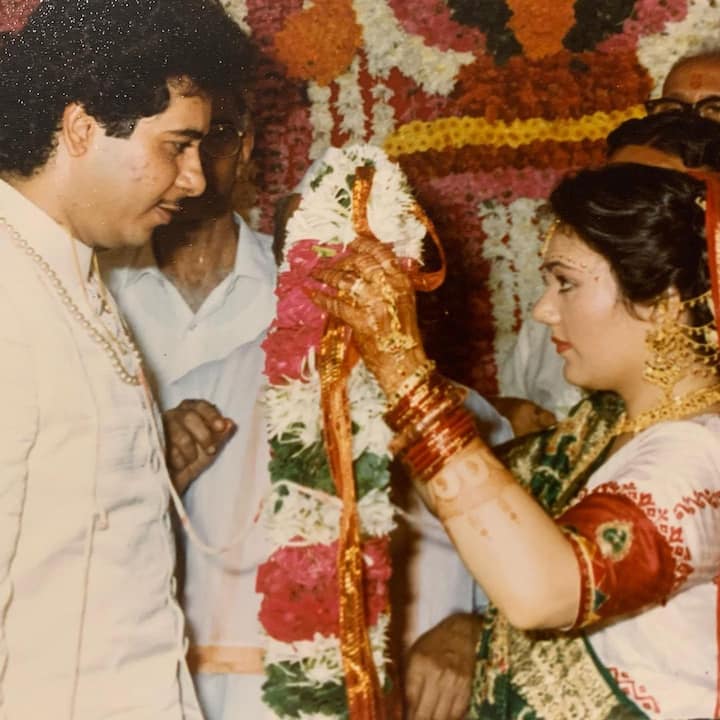 इसके बाद दीपिका चिखलिया और हेमंत टोपीवाला ने शादी का फैसला किया और अगले ही दिन 29 अप्रैल 1991 को दोनों ने परिवार वालों की मौजूदगी में सगाई कर ली थी. फिर उसी साल दीपिका ने अपने राम से शादी रचा ली थी.