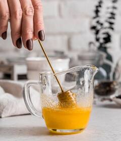 Healthy Drink: हल्दी का पानी पीने से मिलेंगे कई ब्यूटी बेनेफिट्स