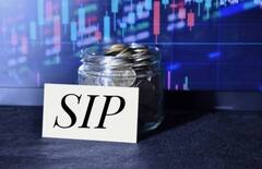 SIP फक्त श्रीमंतांसाठीच असते? पैसे बुडण्याचा धोका असतो का? जाणून घ्या 'या' पाच प्रश्नांची सोपी उत्तरं!