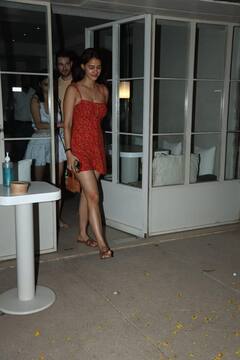 Disha Patani Photo: રેડ શોર્ટ ડ્રેસમાં દિશા પટનીનો કાતિલ લુક વાયરલ