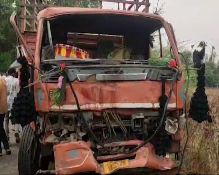 Heavy accident involving truck and eicher in Vadodara, one dead, more than 30 injured વડોદરામાં ટ્રક અને આઈસર વચ્ચે ગમખ્વાર અકસ્માતમાં એકનું મોત, 30થી વધુ લોકો ઈજાગ્રસ્ત