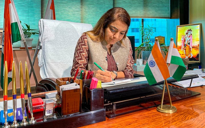 एमसीडी की मेयर शैली ओबेरॉय ने आरोप लगाते हुए कहा कि दिल्ली सरकार को बाईपास किया गया है.(फाइल)