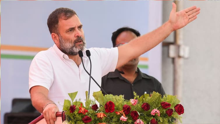 Congress Leader Rahul Gandhi Says BJP NDA 400 Seats Demand For Constitution Change in Ratlam 2024 Lok Sabha Election Lok Sabha Election 2024: 'संविधान बदलने के लिए दे रहे 400 सीट का नारा, लेकिन 150 पर जाएंगे सिमट', BJP पर बरसे राहुल गांधी