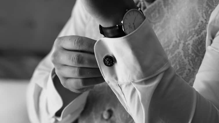 Where did the button that makes the shirt look beautiful come from Know what is history कहां से आया शर्ट को सुंदर दिखाने वाला बटन? जानिए क्या है इतिहास