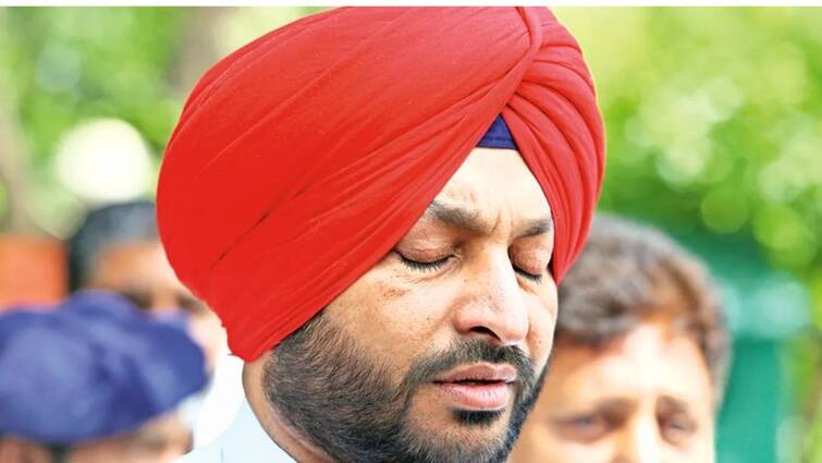 Ludhiana News Now a big challenge for Ravneet Bittu Congress can play a new stake, brother in front of brother abpp Ludhiana News: ਹੁਣ ਰਵਨੀਤ ਬਿੱਟੂ ਲਈ ਵੱਡੀ ਚੁਣੌਤੀ!  ਕਾਂਗਰਸ ਖੇਡ ਸਕਦੀ ਨਵਾਂ ਦਾਅ, ਭਰਾ ਸਾਹਮਣੇ ਭਰਾ?